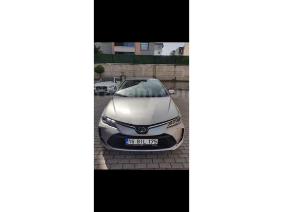 Sahibinden Toyota Corolla 1.8 Hybrid Dream 2020 Model  105.000 km Gri (Gümüş)