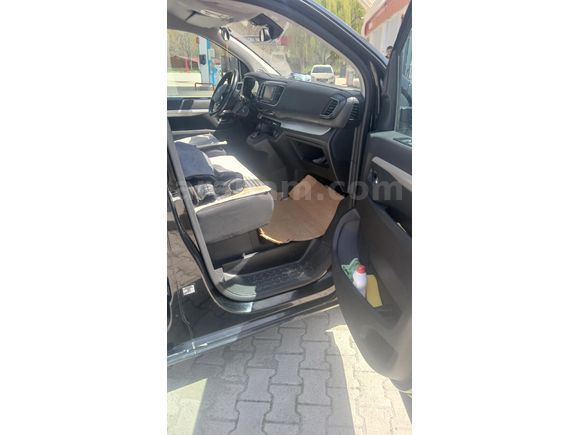 Sahibinden Peugeot Expert Traveller 2.0 BlueHDI 2021 Model
