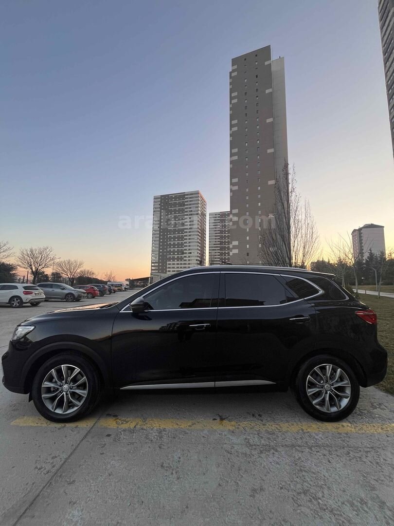 Tramersiz/Boyasız/Değişensiz MG HS 1.5 T-GDI Comfort 2024 Model 39.000 km Siyah 1