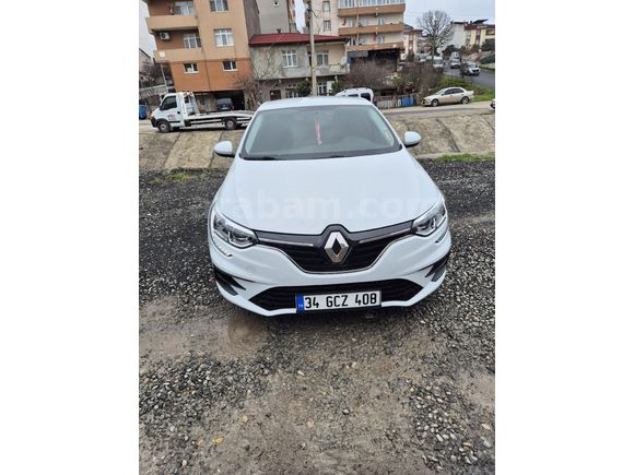 Sahibinden Renault Megane 1.3 TCe Joy Comfort 2022 Model  35.000 km Beyaz