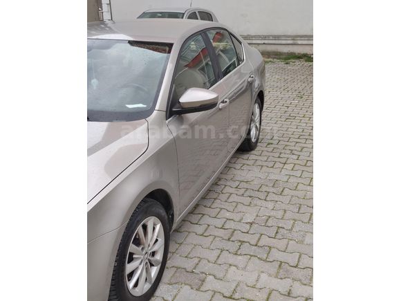 Sahibinden Skoda Octavia 1.6 TDI Elegance CR 2013 Model