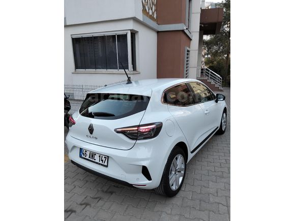 Sahibinden Renault Clio 1.0 TCe Evolution 2025 Model