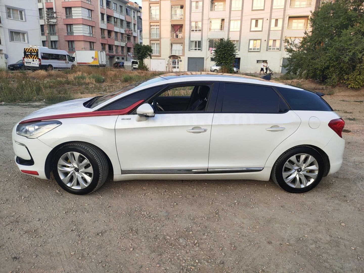 Sahibinden DS Automobiles DS5 1.6 e-HDi DSport 2012 Model Konya 283.000 km Beyaz 2