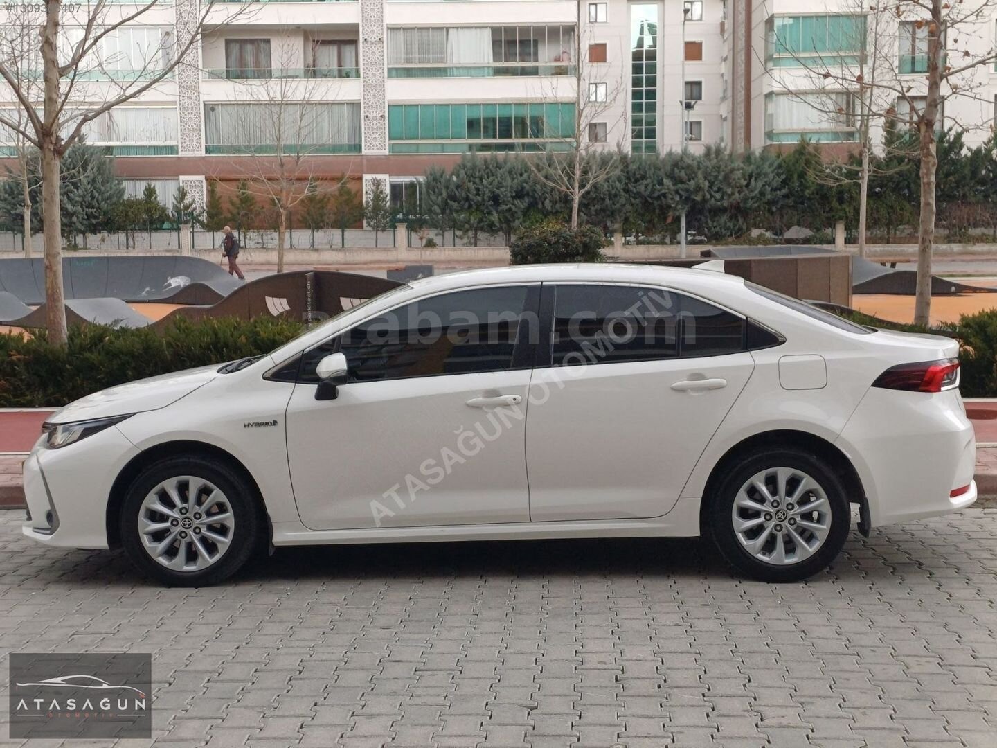 Galeriden Toyota Corolla 1.8 Hybrid Dream 2021 Model Konya 142.000 km Beyaz 7