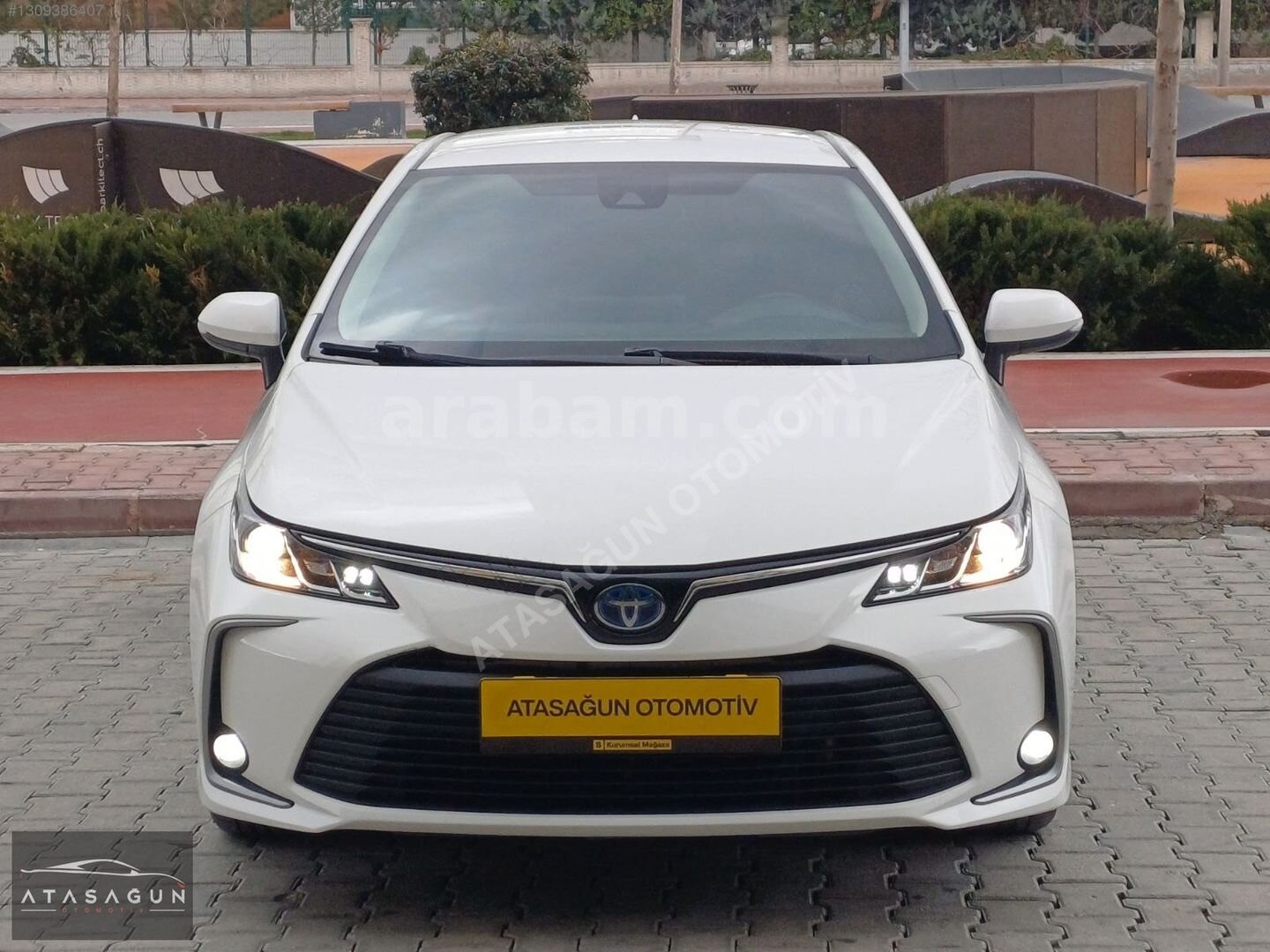 Galeriden Toyota Corolla 1.8 Hybrid Dream 2021 Model Konya 142.000 km Beyaz 2