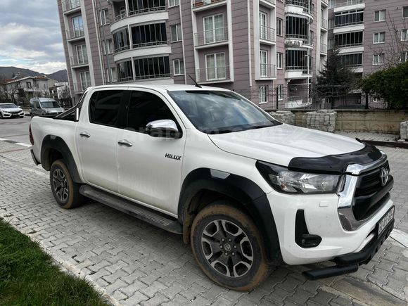 Sahibinden Toyota Hilux 2.4 D-4D 4x2 Adventure 2022 Model 