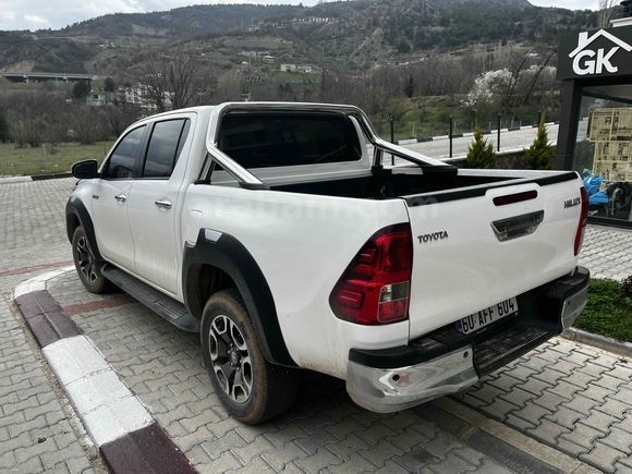 Sahibinden Toyota Hilux 2.4 D-4D 4x2 Adventure 2022 Model 