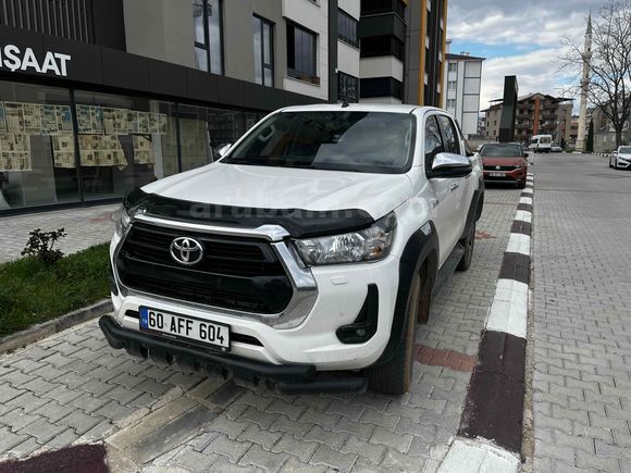 Sahibinden Toyota Hilux 2.4 D-4D 4x2 Adventure 2022 Model 