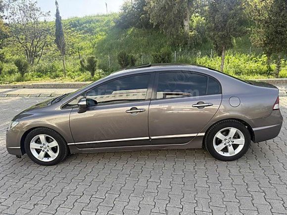 ***2011 HONDA CİVİC 1.6i ELEGANCE OTOMATİK 125 HP-12 TAKSİT***