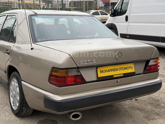 KK12TK 1986 MERCEDES 230E 282.195 KM