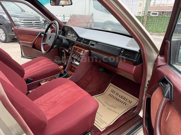 KK12TK 1986 MERCEDES 230E 282.195 KM