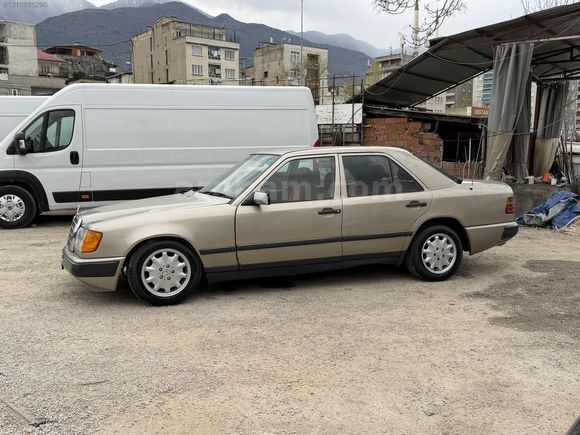 KK12TK 1986 MERCEDES 230E 282.195 KM