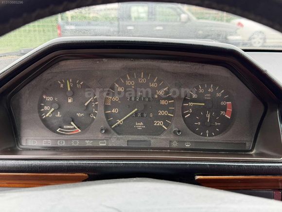 KK12TK 1986 MERCEDES 230E 282.195 KM
