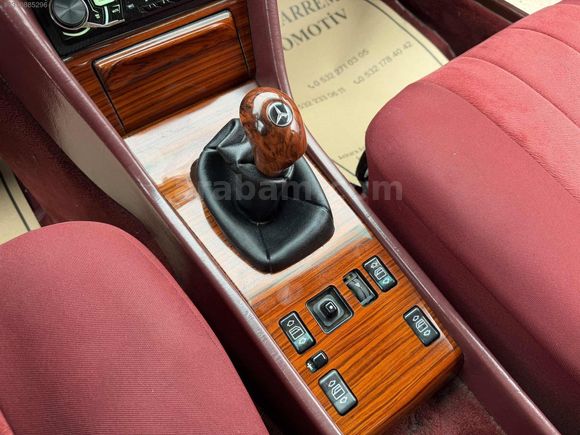 KK12TK 1986 MERCEDES 230E 282.195 KM