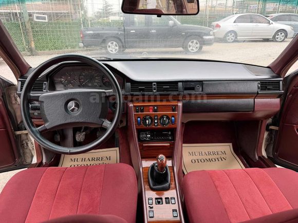KK12TK 1986 MERCEDES 230E 282.195 KM