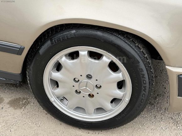 KK12TK 1986 MERCEDES 230E 282.195 KM