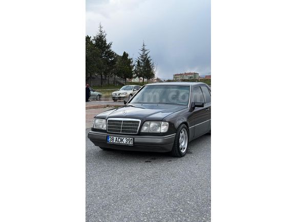 SAHİBİNDEN Mercedes - Benz E 200 1994 Model