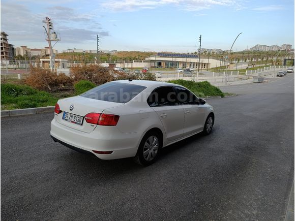 DEĞİŞENSİZ TEMİZ OTOMATİK JETTA