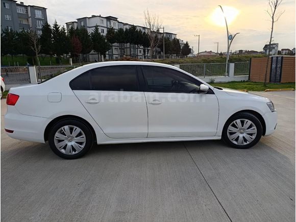 DEĞİŞENSİZ TEMİZ OTOMATİK JETTA