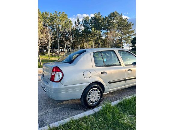 Sahibinden Klimalı Renault Clio 1.4 RNA 2000 Model 