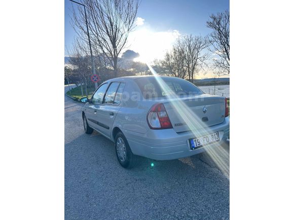 Sahibinden Klimalı Renault Clio 1.4 RNA 2000 Model 