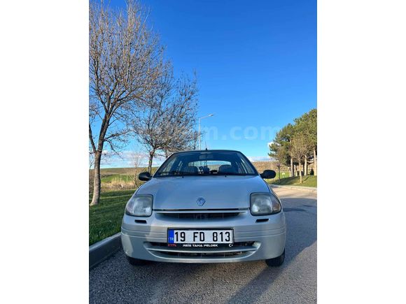 Sahibinden Klimalı Renault Clio 1.4 RNA 2000 Model 