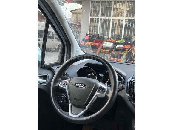 Sahibinden Ford Tourneo Courier 1.5 TDCi Titanium Plus 2020 Model 