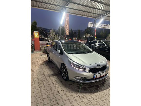 Sahibinden Kia Ceed 1.6 CRDi Premium 2014 Model  269.800km Gri (Gümüş)