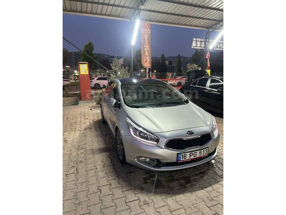Sahibinden Kia Ceed 1.6 CRDi Premium 2014 Model  269.800km Gri (Gümüş)