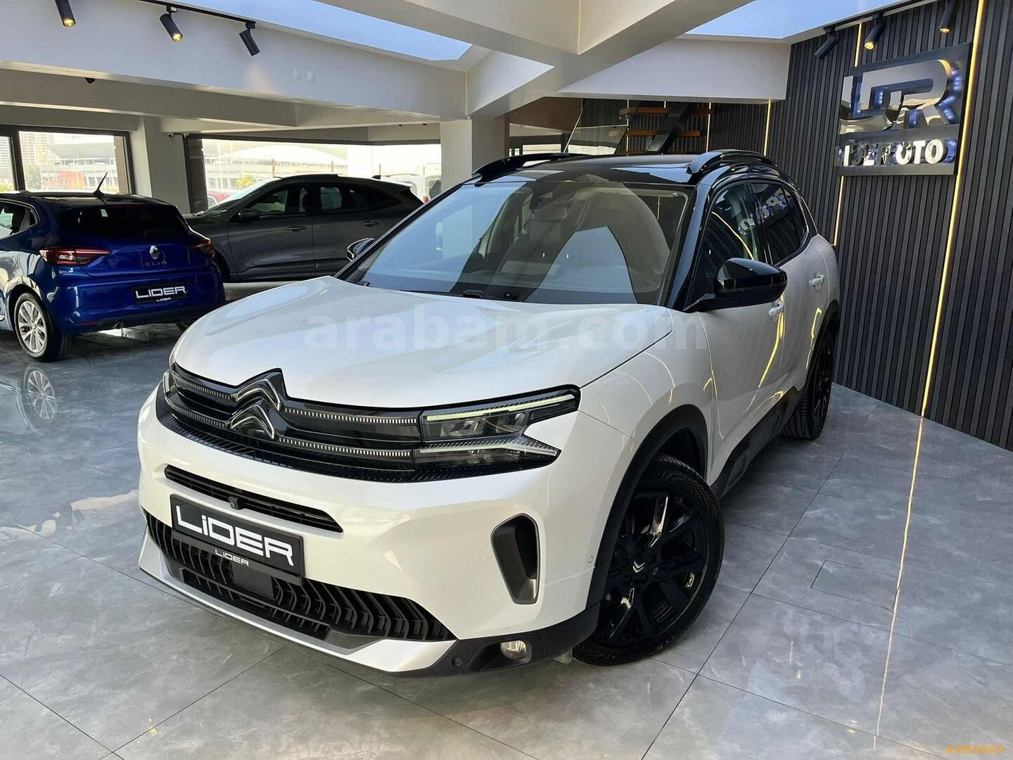 BOYASIZ 2024 C5 AİRCROSS 1.5 BLUEHDİ SHİNE BOLD 2