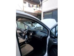 Sahibinden Ford Tourneo Courier 1.0 EcoBoost Titanium 2023 Model Sakarya 16.600 km Beyaz