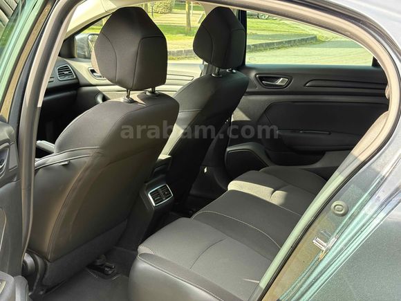 Renault Megane 1.3 TCe Joy Comfort 2022 Model  