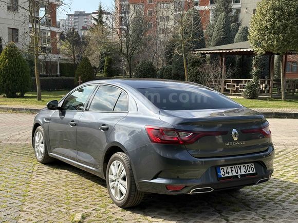 Renault Megane 1.3 TCe Joy Comfort 2022 Model  