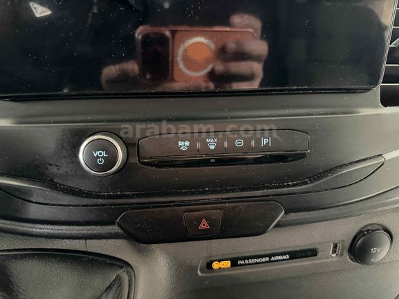 2025 TRANSİT 350 L UZUN ÇİFT KABİN YENİ LOGO HAYALET EKRAN 42 KM