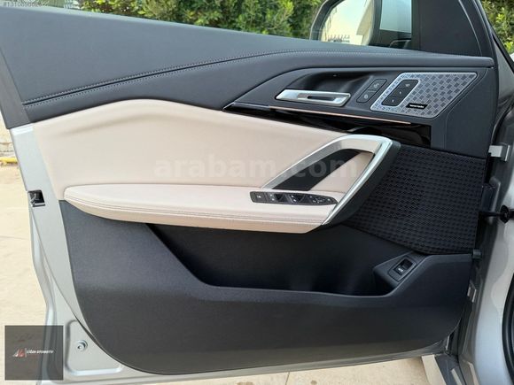 BOYASIZ 2025 BMW İX1 eDrive 20 M SPORT