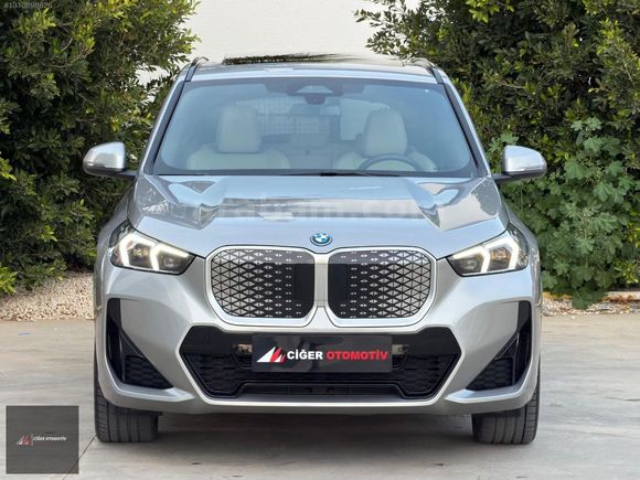 BOYASIZ 2025 BMW İX1 eDrive 20 M SPORT