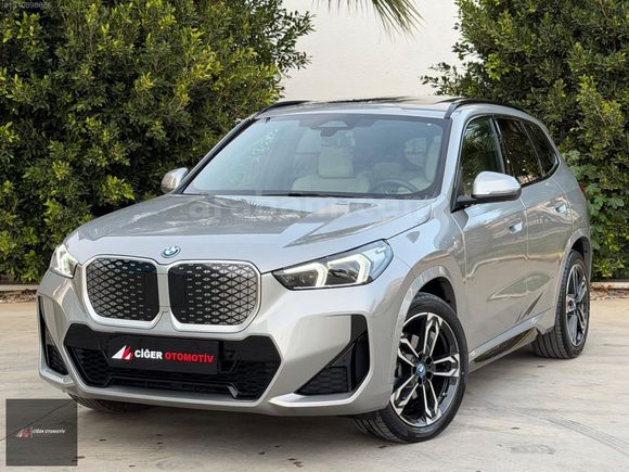 BOYASIZ 2025 BMW İX1 eDrive 20 M SPORT