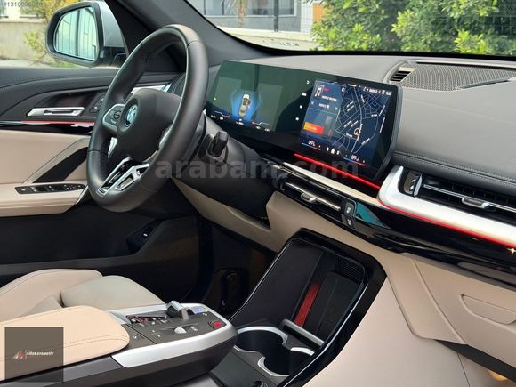 BOYASIZ 2025 BMW İX1 eDrive 20 M SPORT