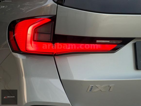 BOYASIZ 2025 BMW İX1 eDrive 20 M SPORT
