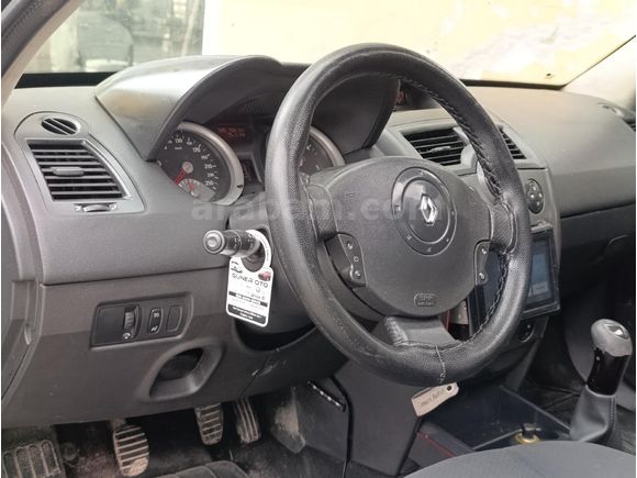 Cam tavanlı Renault Megane 1.5 dCi Dynamique 2005 Model Van