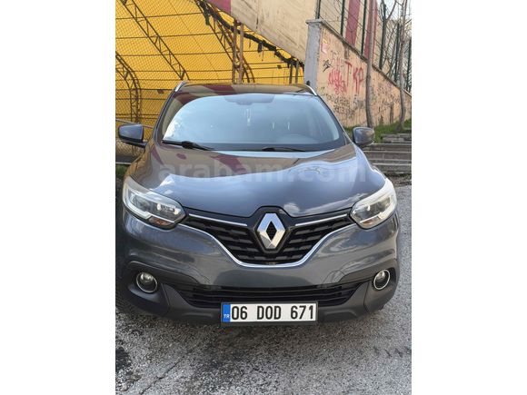 Sahibinden Renault Kadjar  HATASIZ BOYASIZ DEĞİŞENSİZ. 2017 model tochroof 