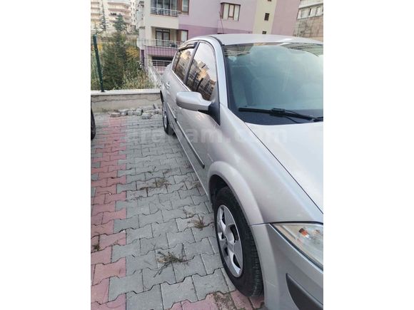 Sahibinden Renault Megane 1.5 dCi Expression 2007 Model  300.000 km Gri (Gümüş)