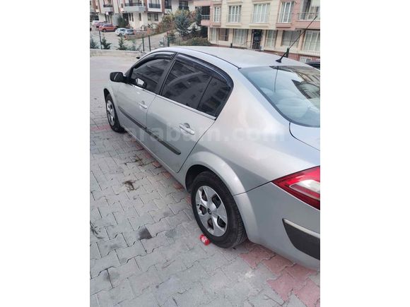 Sahibinden Renault Megane 1.5 dCi Expression 2007 Model  300.000 km Gri (Gümüş)