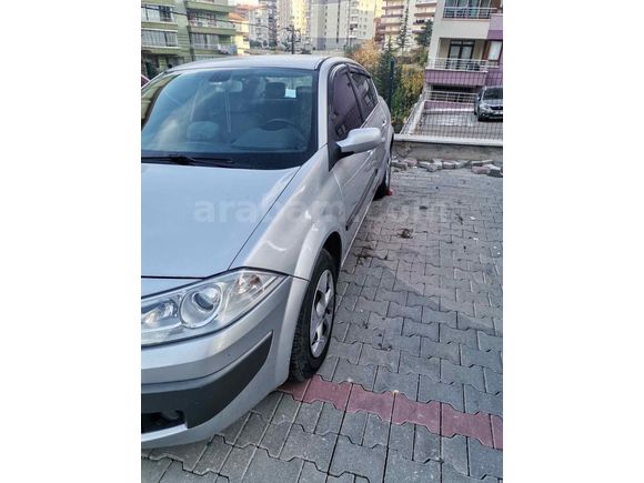 Sahibinden Renault Megane 1.5 dCi Expression 2007 Model  300.000 km Gri (Gümüş)