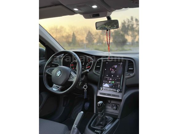 Sahibinden Renault Megane 1.3 TCe  2021 model 