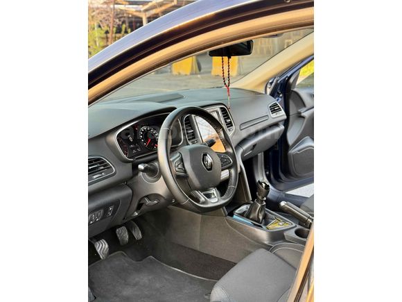 Sahibinden Renault Megane 1.3 TCe  2021 model 