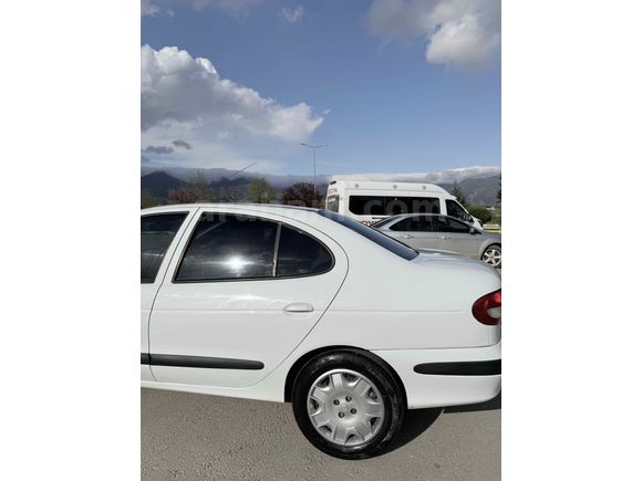 Sahibinden Renault Megane 1.6 RXT 2001 Model 