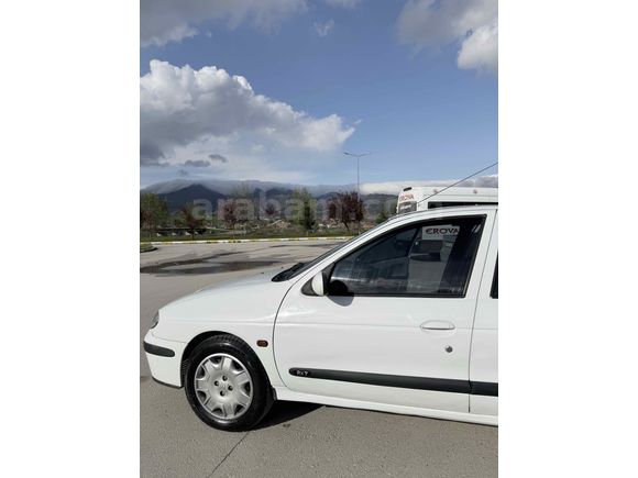 Sahibinden Renault Megane 1.6 RXT 2001 Model 