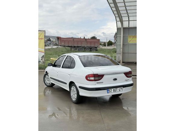 Sahibinden Renault Megane 1.6 RXT 2001 Model 