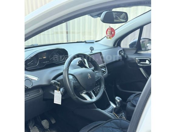 Sahibinden Peugeot 208 1.5 BlueHDi Signature 2020 Model 